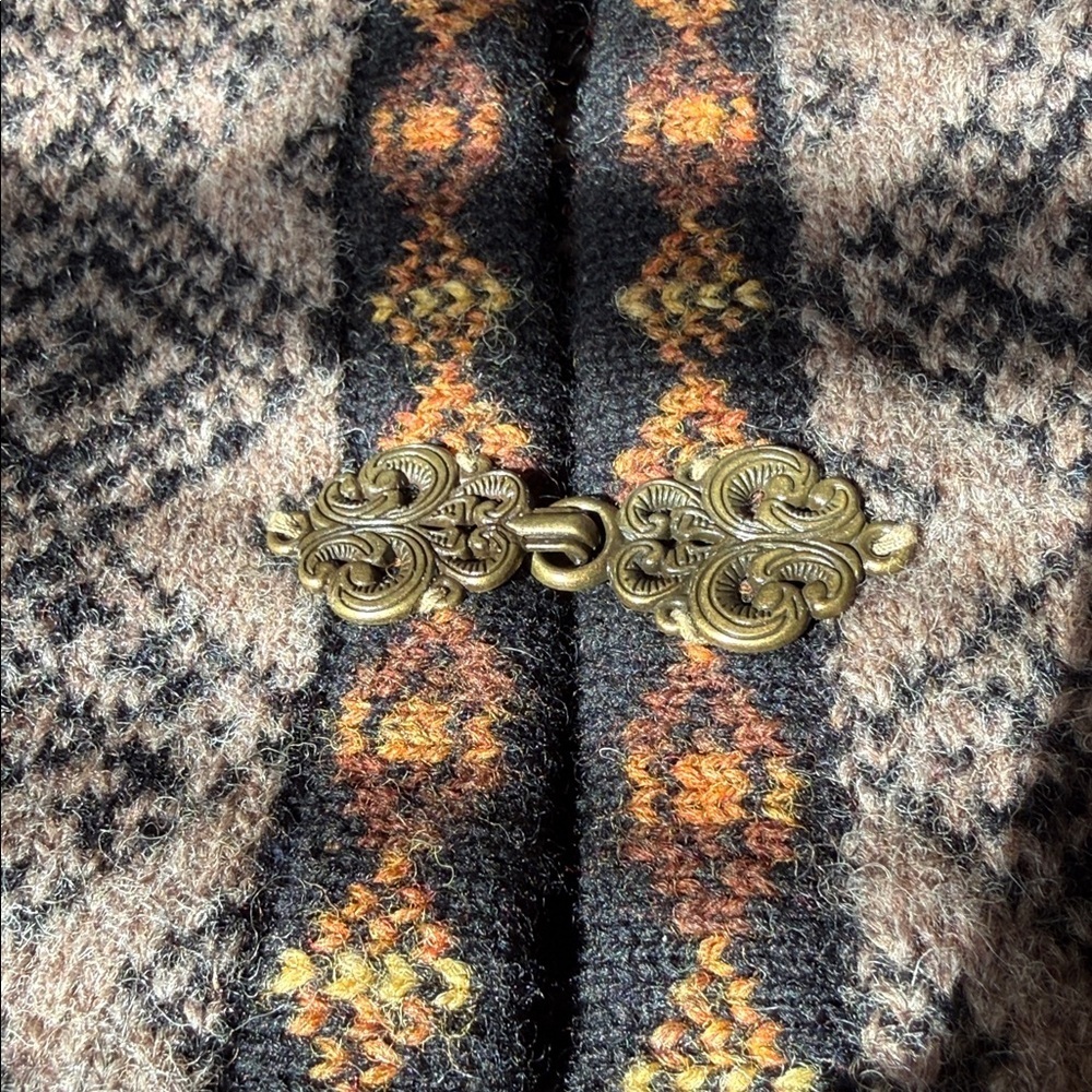 Susan Bristol 100% Wool Fair Isle Southwest Cardigan Sweater M  Clasp Closure - Picture 5 of 5